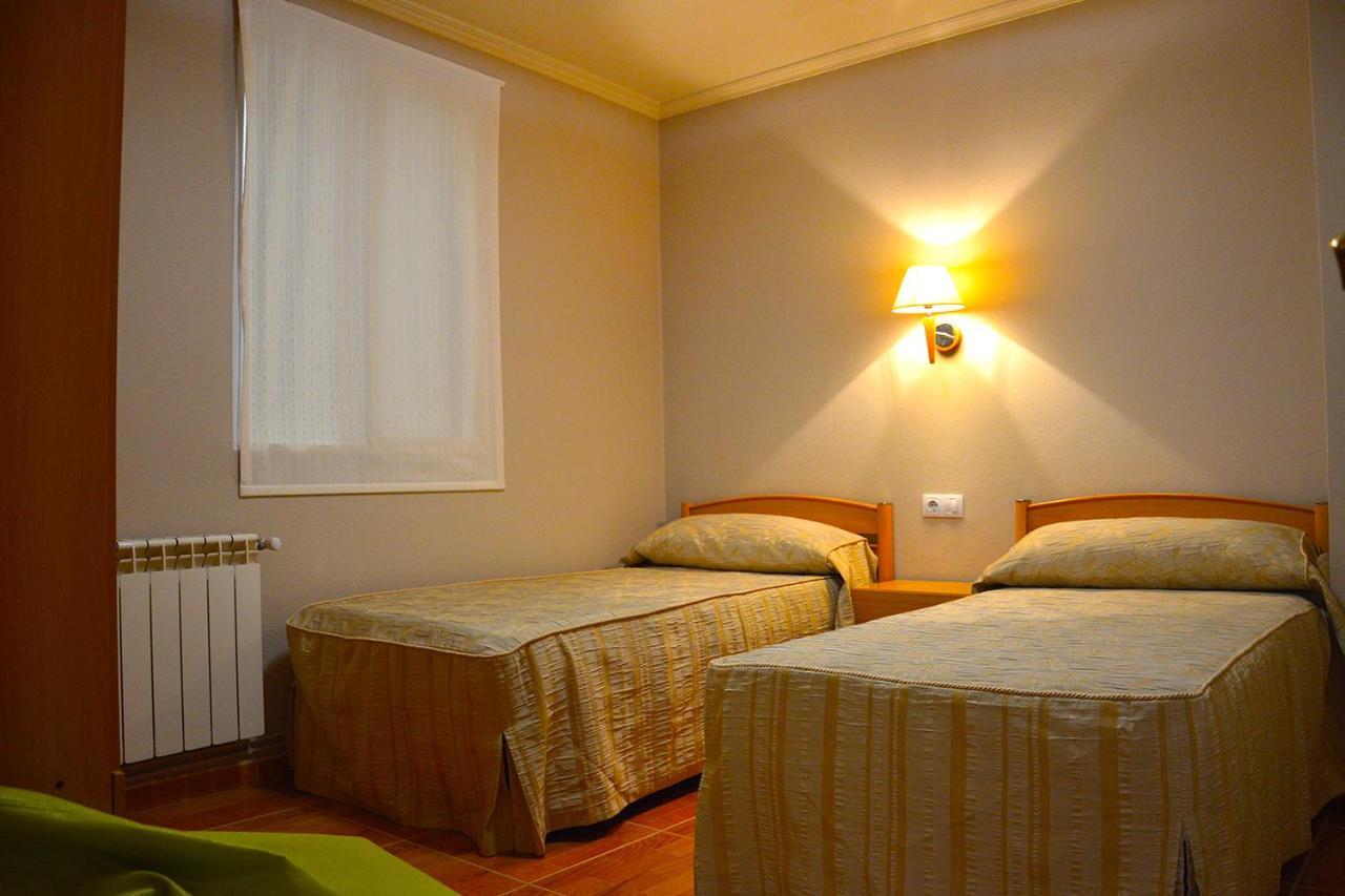 Pension Quilmes Vimianzo Buitenkant foto